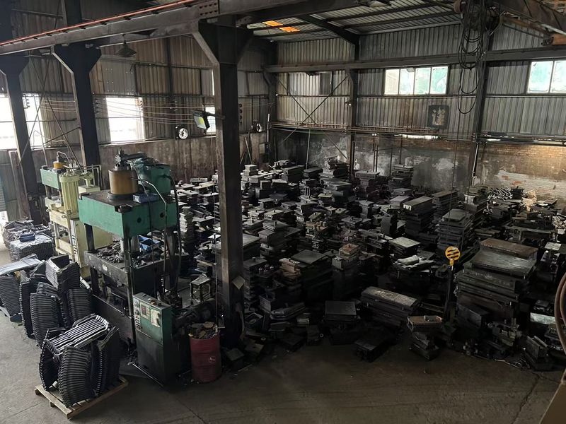 Yimi (Guangzhou) Automotive Parts Co, Ltd สายการผลิตของผู้ผลิต