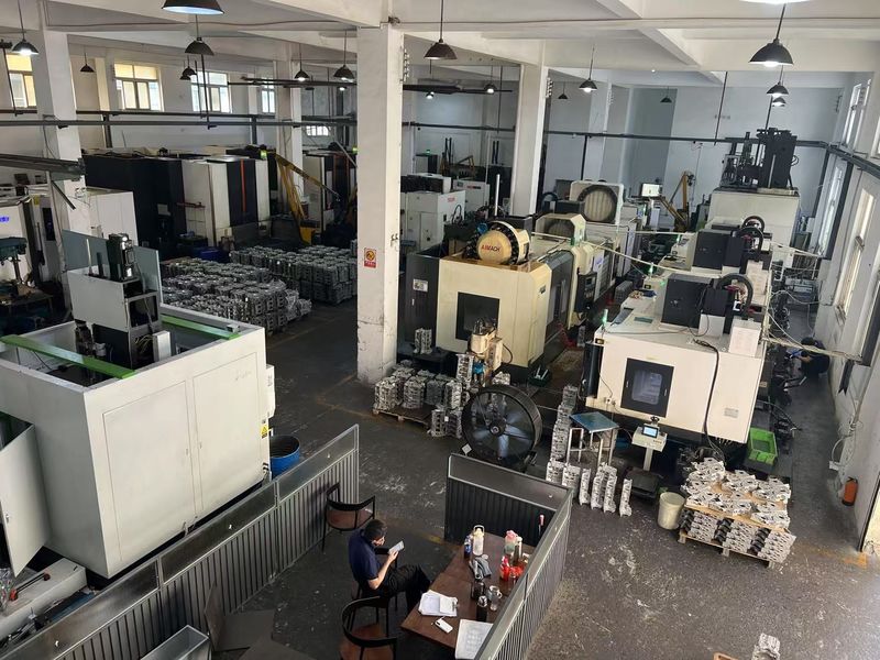 Yimi (Guangzhou) Automotive Parts Co, Ltd สายการผลิตของผู้ผลิต