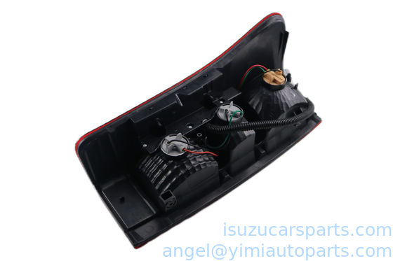 ความทนทานสูง 2012 Isuzu Dmax Tail Lamp ASM R 8981254021 มาตรฐาน